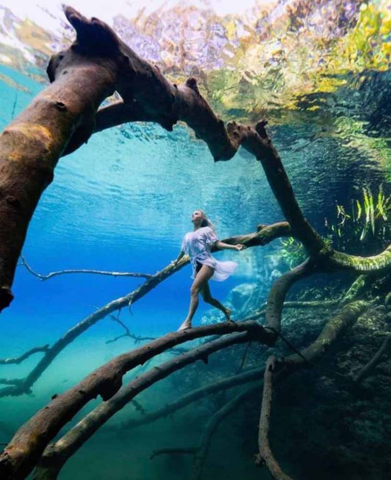 Danau Labuan Cermin Danau Dua Rasa Yang Cantik Di Berau