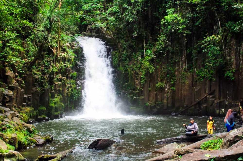 Gambar Air Terjun Batu Betiang Rejang Lebong Bengkulu @aryfirst