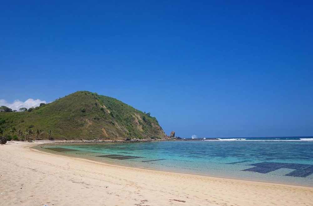 Foto Pantai Nambung Beach Pulau Lombok Tengah - Nusa Tenggara Barat NTB - @agungrinjani
