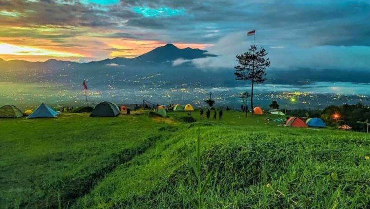 Camping Ground Bukit Alas Bandawasa di Kabupaten Bogor
