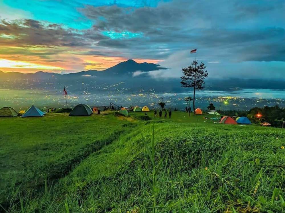 Camping Ground Bukit Alas Bandawasa Di Kabupaten Bogor