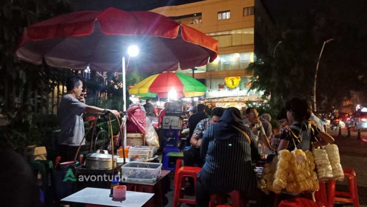 Gultik Blok M, Kuliner Malam Murah Meriah yang Bikin Kenyang