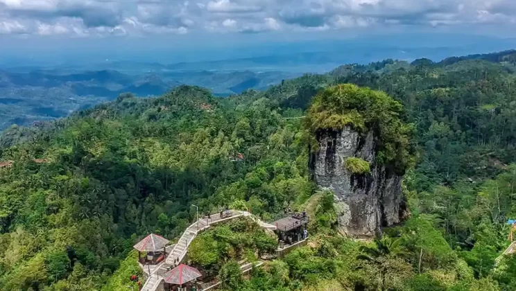 Pesona Puncak Widosari di Kulon Progo